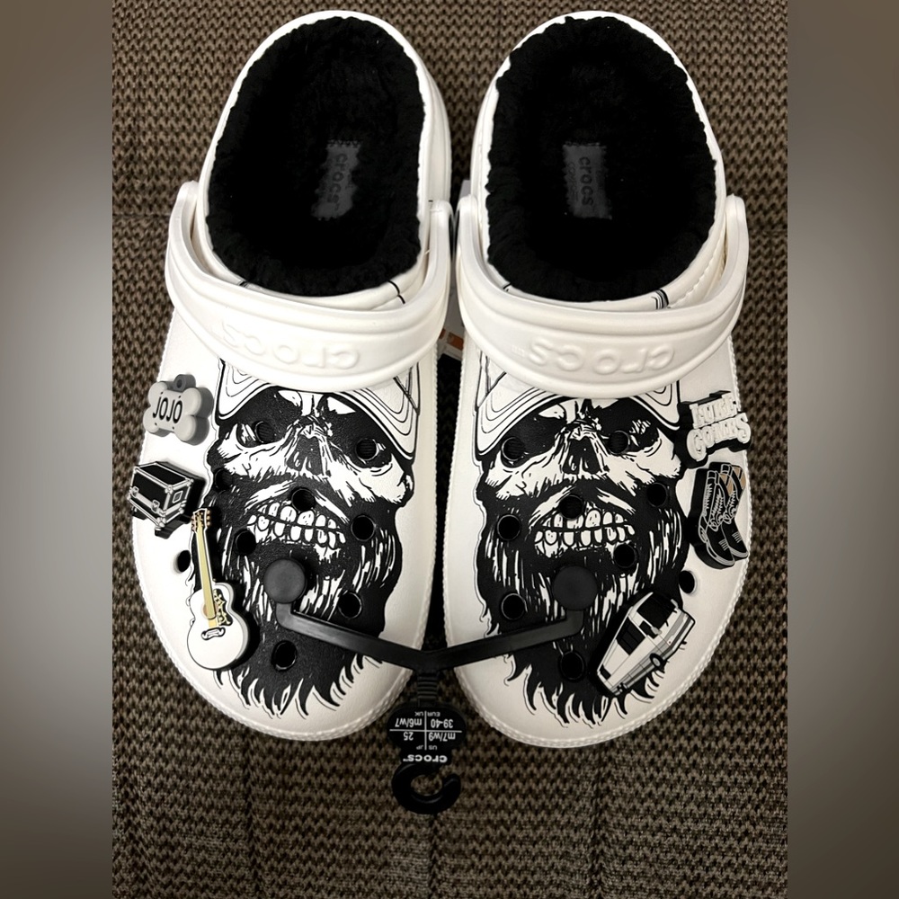 BRAND NEW Luke Combs x Crocs